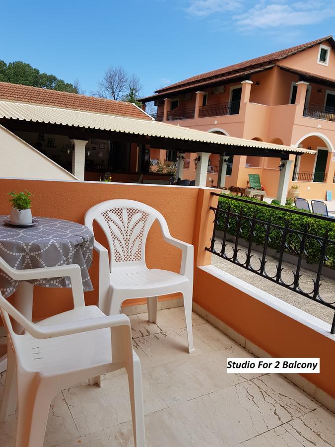 Varvara Studios & Apartments II Peroulades  ภายนอก รูปภาพ