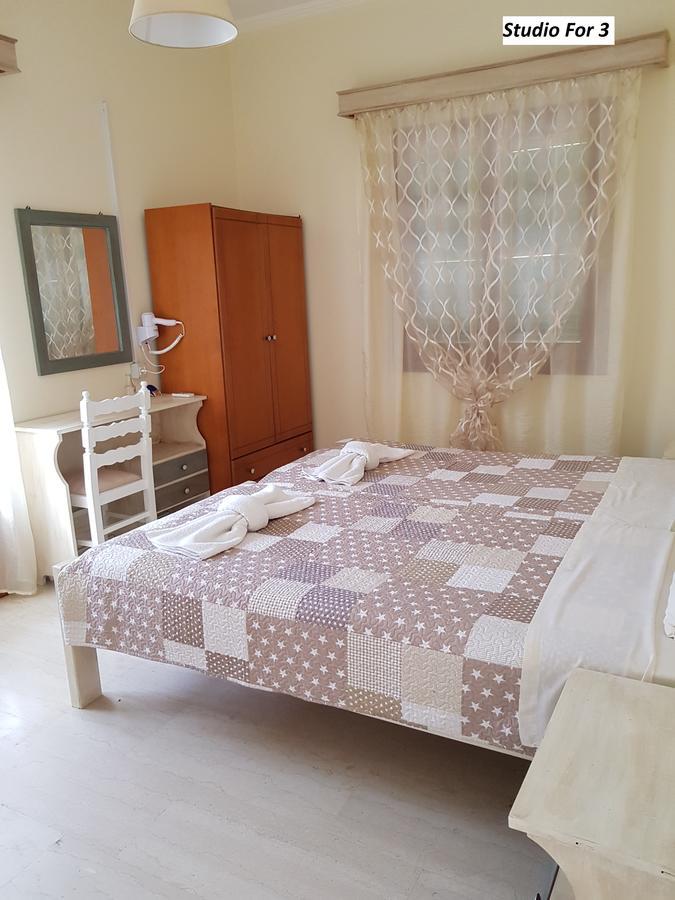 Varvara Studios & Apartments II Peroulades  ภายนอก รูปภาพ