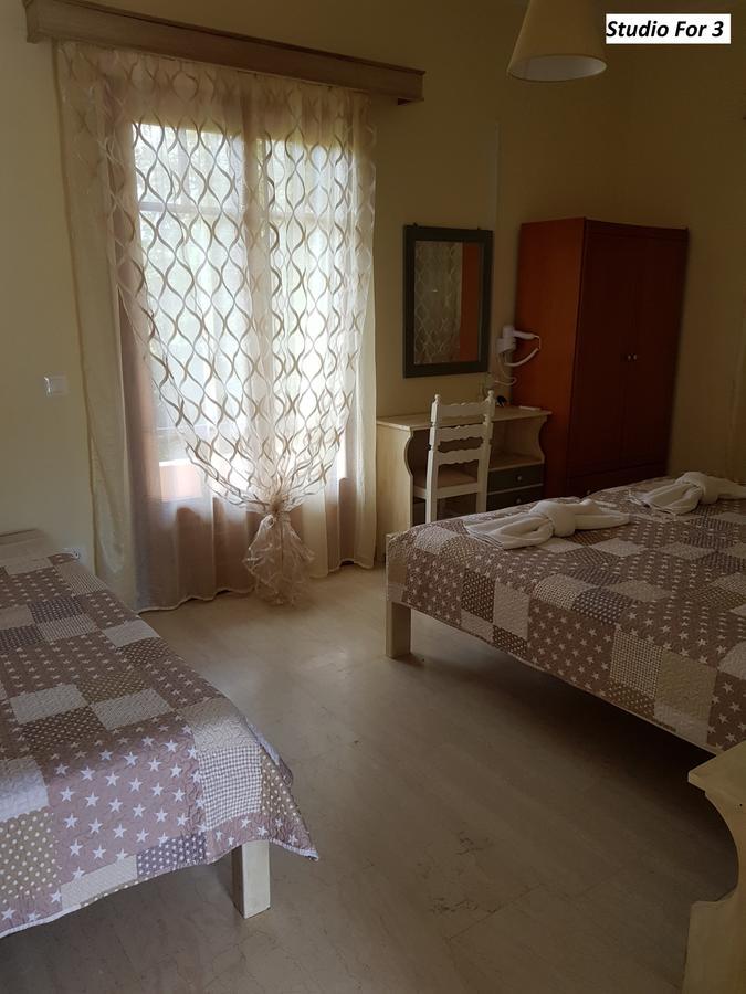 Varvara Studios & Apartments II Peroulades  ภายนอก รูปภาพ